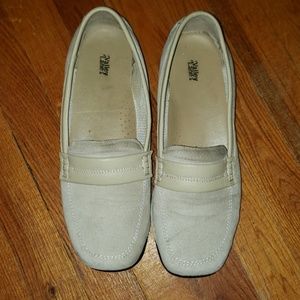 Ladies shoes